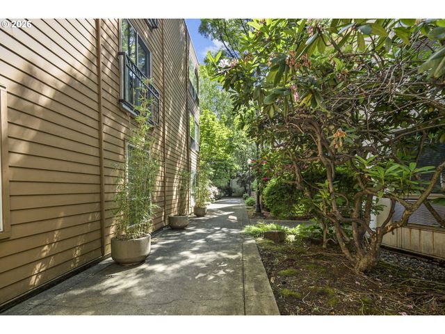 1535 Sw CLAY St 239, Portland, OR 97201