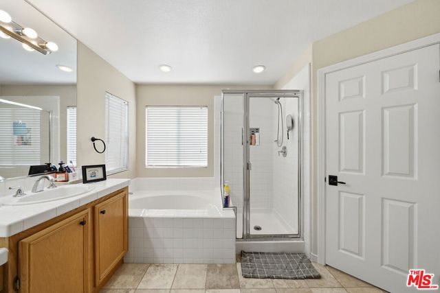 27940 Agapanthus Lane, Valencia, CA 91354