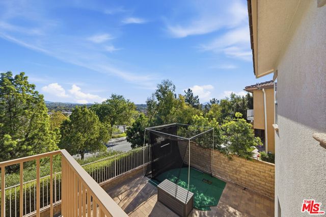 27940 Agapanthus Lane, Valencia, CA 91354