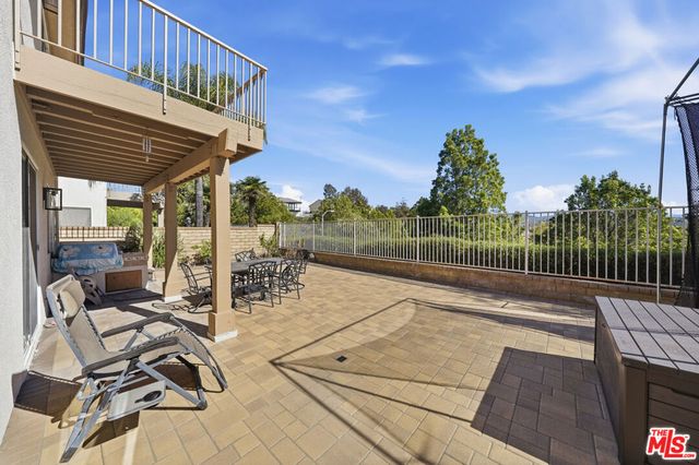 27940 Agapanthus Lane, Valencia, CA 91354