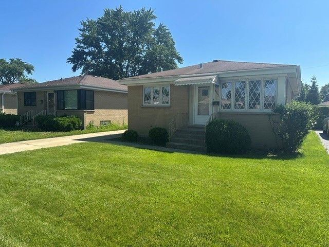 4933 N Ozanam Avenue, Norridge, IL 60706