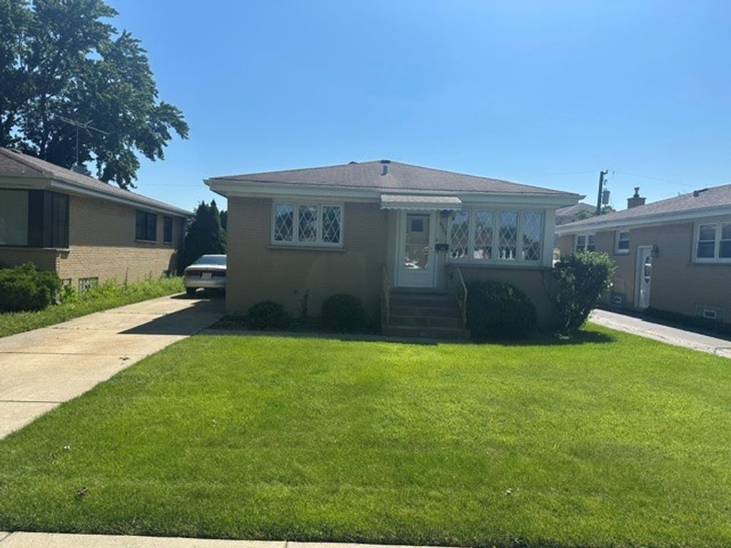 4933 N Ozanam Avenue, Norridge, IL 60706