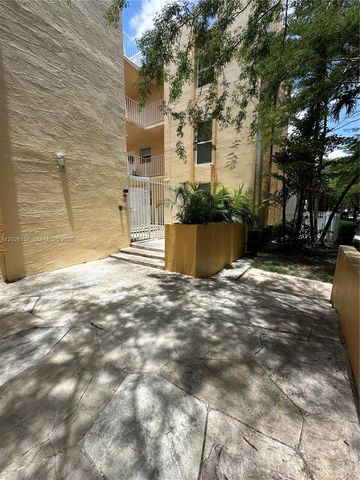 1208 Salzedo St 18, Coral Gables, FL 33134