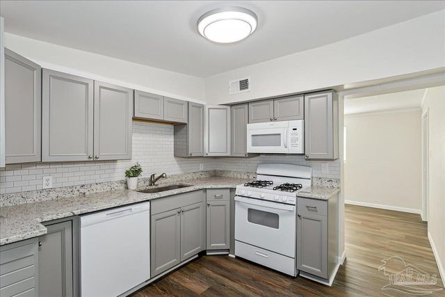 10 Cloverland Ct, Pensacola, FL 32505