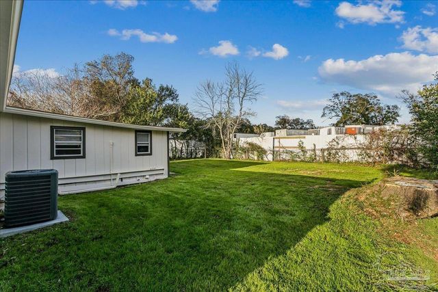 10 Cloverland Ct, Pensacola, FL 32505