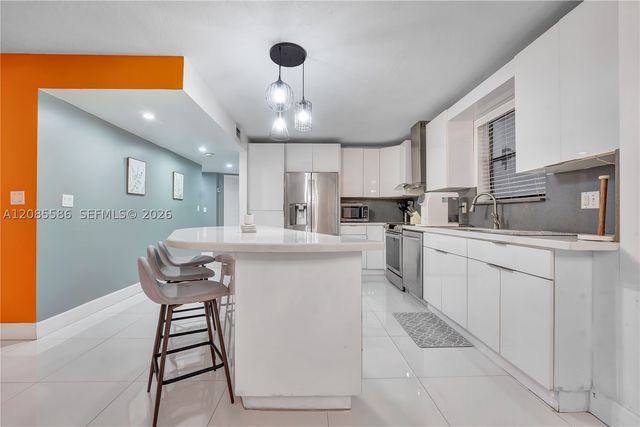 601 Ives Dairy Rd 105-8, Miami, FL 33179