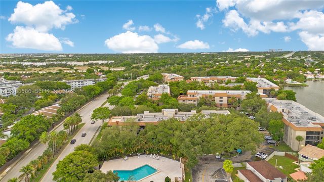 601 Ives Dairy Rd 105-8, Miami, FL 33179