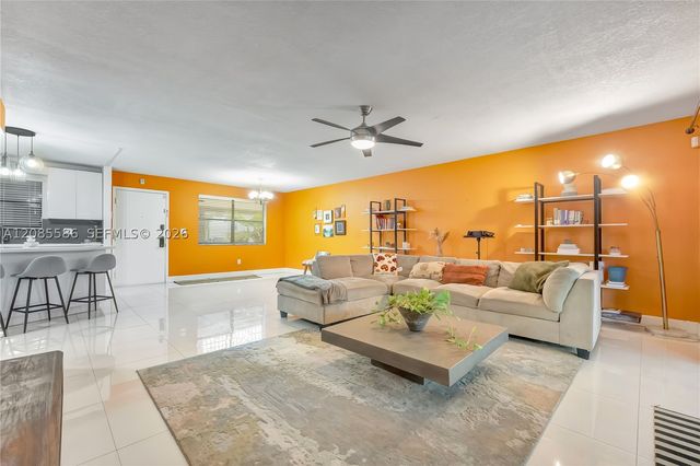 601 Ives Dairy Rd 105-8, Miami, FL 33179