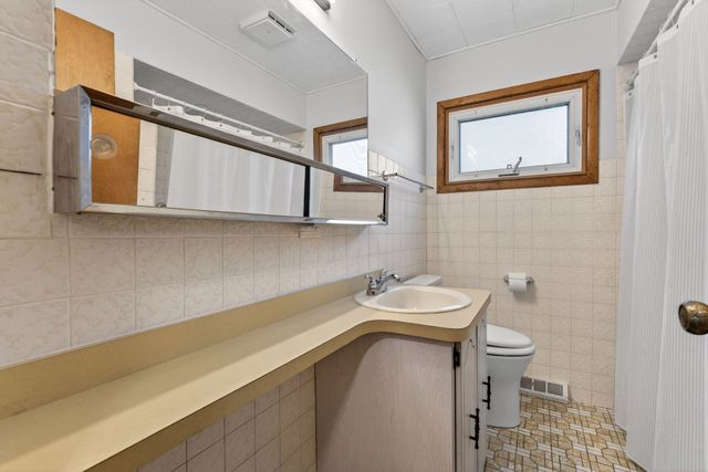 11006 Oxford Avenue, Chicago Ridge, IL 60415
