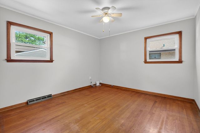 11006 Oxford Avenue, Chicago Ridge, IL 60415