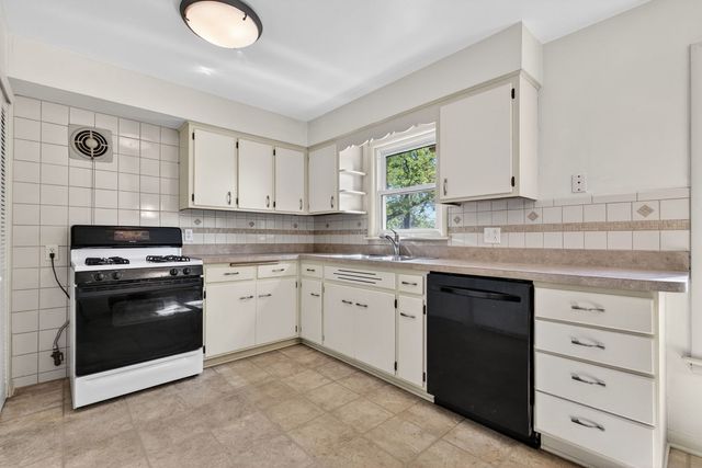 11006 Oxford Avenue, Chicago Ridge, IL 60415