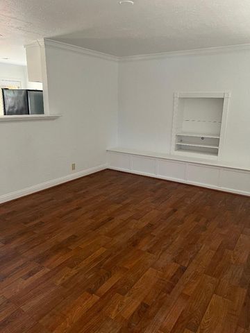 423 E Churchill St, Stockton, CA 95204