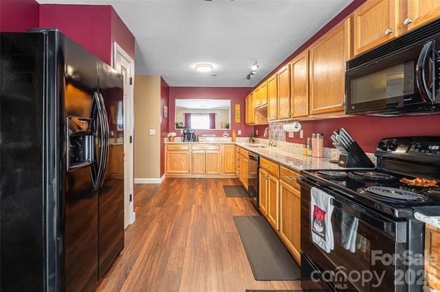 92 Wiltshire Circle, Fletcher, NC 28732