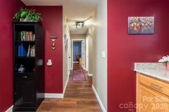 92 Wiltshire Circle, Fletcher, NC 28732