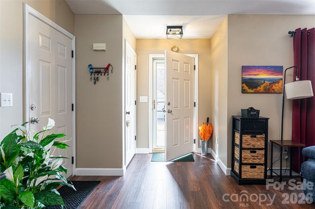 92 Wiltshire Circle, Fletcher, NC 28732