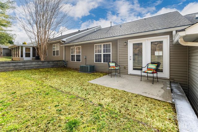 92 Wiltshire Circle, Fletcher, NC 28732