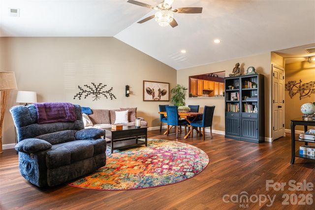 92 Wiltshire Circle, Fletcher, NC 28732