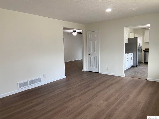 801 G Avenue, Plattsmouth, NE 68048