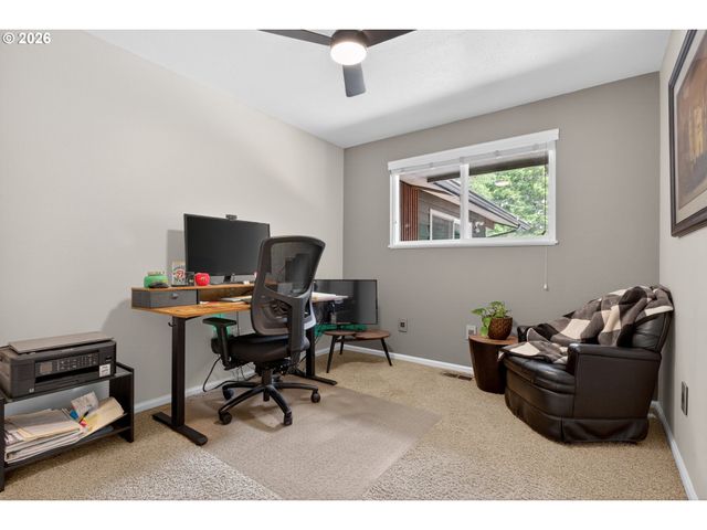 37001 Nw PACIFIC Hwy, Woodland, WA 98674