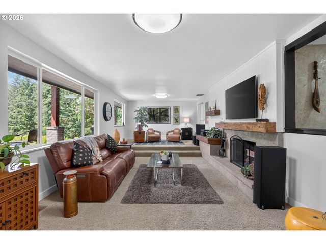 37001 Nw PACIFIC Hwy, Woodland, WA 98674