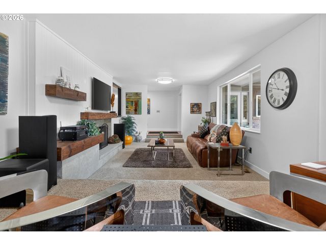 37001 Nw PACIFIC Hwy, Woodland, WA 98674