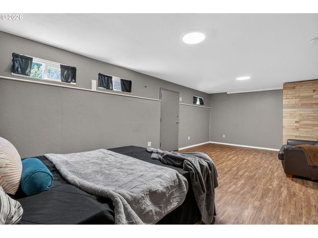 37001 Nw PACIFIC Hwy, Woodland, WA 98674