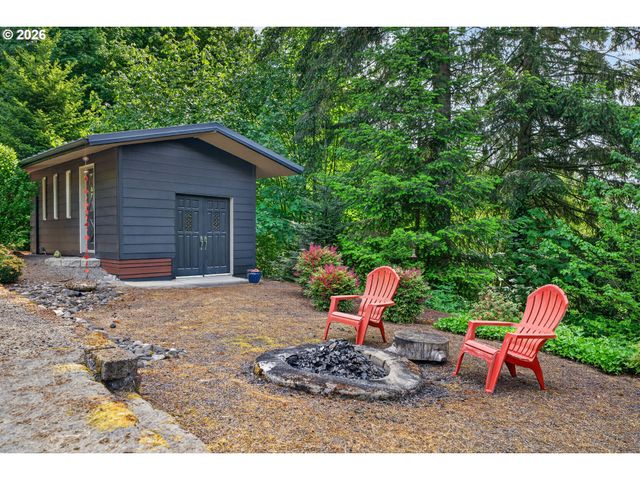 37001 Nw PACIFIC Hwy, Woodland, WA 98674
