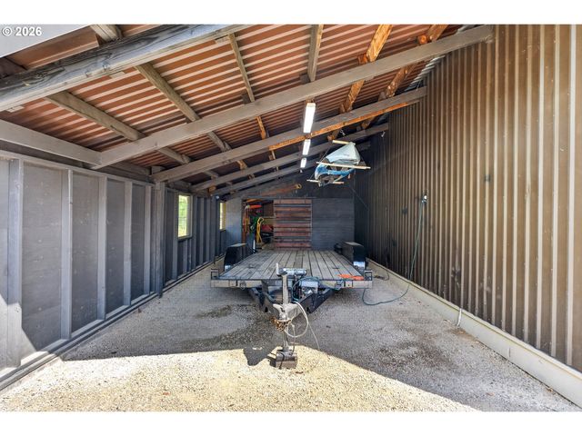 37001 Nw PACIFIC Hwy, Woodland, WA 98674