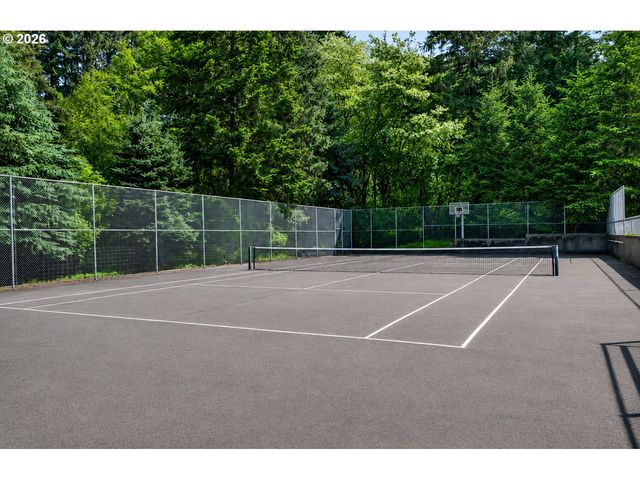 37001 Nw PACIFIC Hwy, Woodland, WA 98674