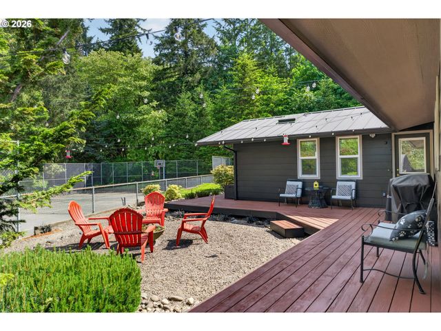 37001 Nw PACIFIC Hwy, Woodland, WA 98674