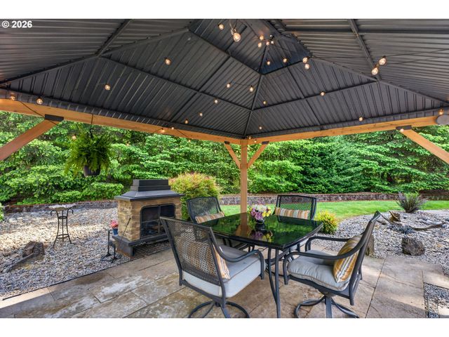 37001 Nw PACIFIC Hwy, Woodland, WA 98674
