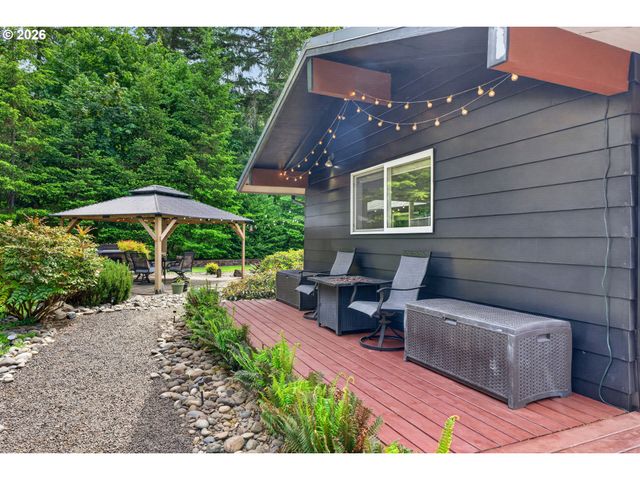 37001 Nw PACIFIC Hwy, Woodland, WA 98674