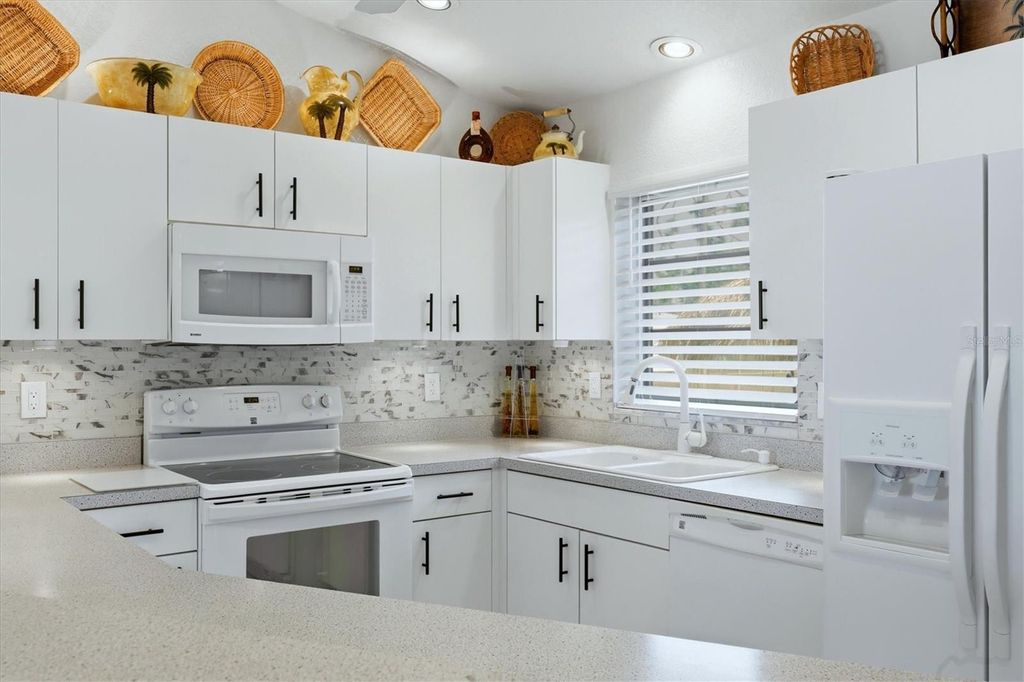 Image 15 of property listing at 12363 KNEELAND TERRACE, Port Charlotte, FL 33981