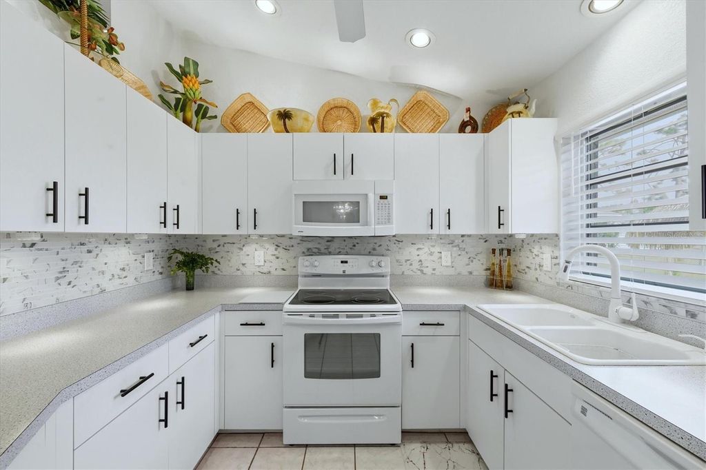 Image 17 of property listing at 12363 KNEELAND TERRACE, Port Charlotte, FL 33981