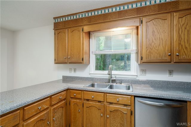4513 Rainwood, Northport, AL 35473
