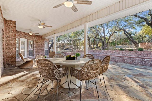 5410 Great Divide DR, Bee Cave, TX 78738