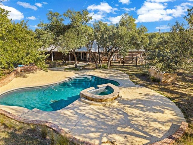 5410 Great Divide DR, Bee Cave, TX 78738