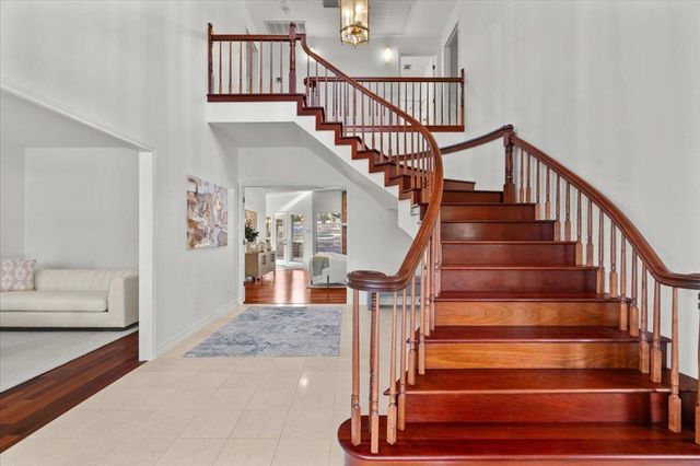 5410 Great Divide DR, Bee Cave, TX 78738