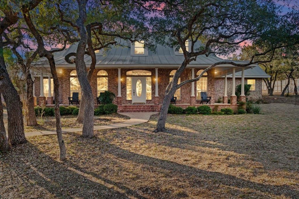 5410 Great Divide DR, Bee Cave, TX 78738