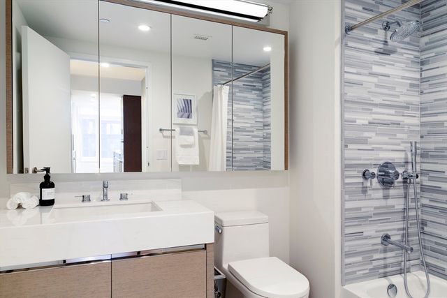 100 Lovejoy Wharf 6 B, Boston, MA 02114
