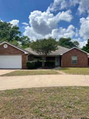 309/311 Baker St, Lindale, TX 75771