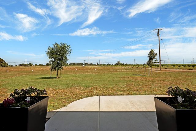 1844 W Highway 12, Lodi, CA 95242