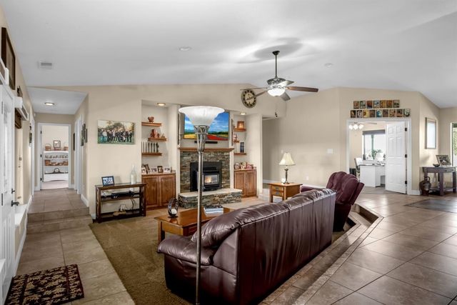 1844 W Highway 12, Lodi, CA 95242