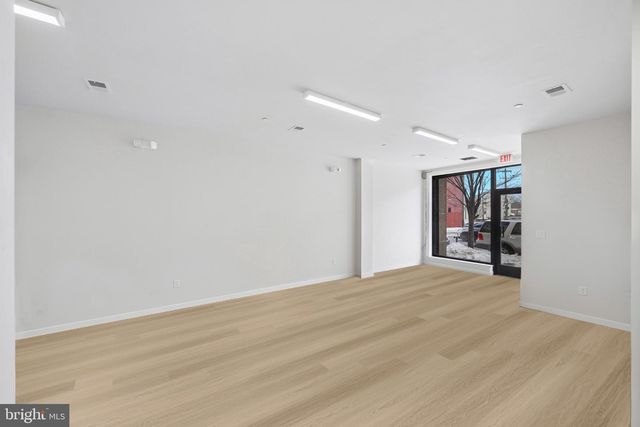 4041 LANCASTER AVE, Philadelphia, PA 19104