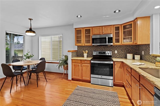 7552 NE 203rd Street, Kenmore, WA 98028