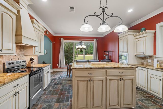 10 Magnolia Crossing, Sumrall, MS 39482