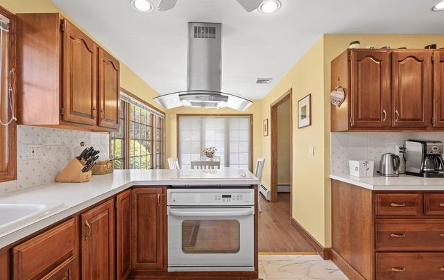 21 Felice Lane, Plainview, NY 11803