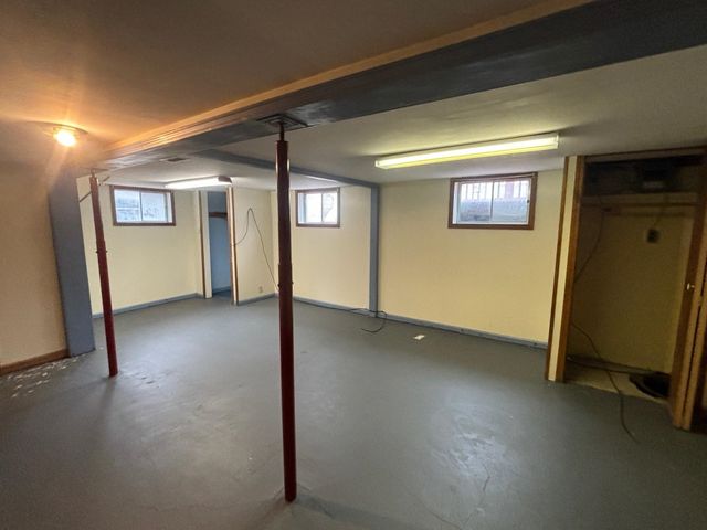 626 SE 5th, Newton, KS 67114