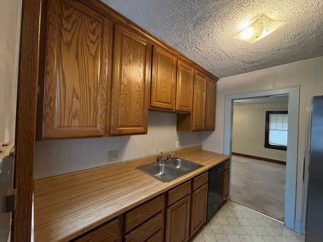 626 SE 5th, Newton, KS 67114