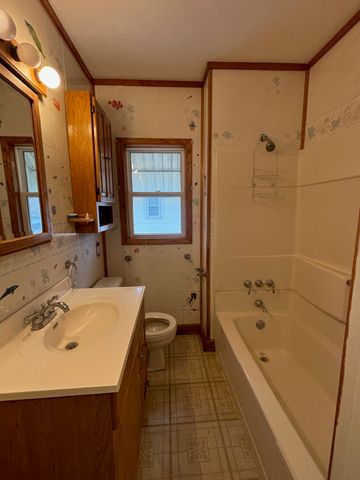 626 SE 5th, Newton, KS 67114